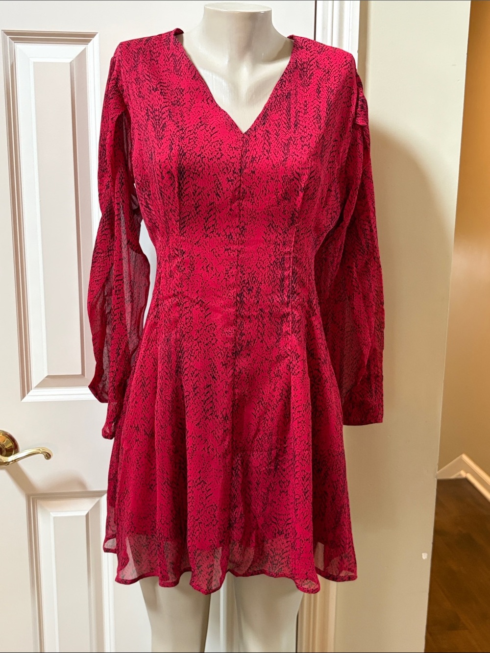 Banana Republic Red/BlackPatterned V-Neck Long Sleeve Dress, 6